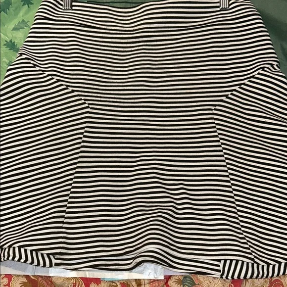 Express Monochrome Striped Skater Skirt - Picture 3 of 5